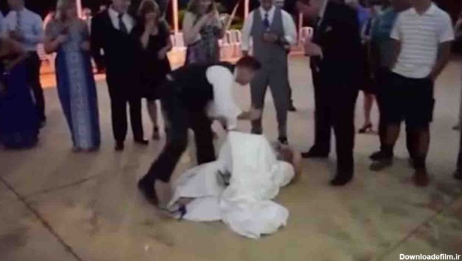 شوخی زشت داماد با عروس در شب عروسی مهمانان را بهت زده کرد! + عکس