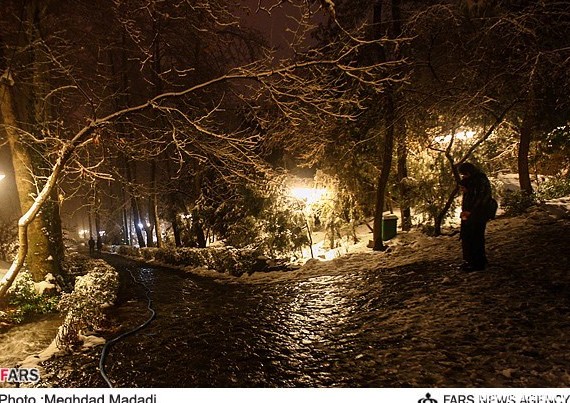 شب سرد زمستانی تهران (گزارش تصویری)