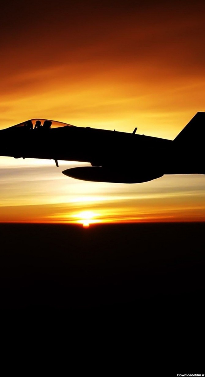 عکس زمینه پرواز جنگنده نظامی در غروب آفتاب پس زمینه ...