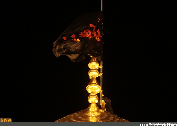 تصاویر زیبا از تعویض پرچم گنبد حرم مطهر امام حسین (ع) محرم 1395