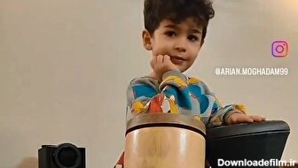 کودکی که با تنبک موسیقی محسن چاووشی را همراهی می‌کند / چاووشی پست گذاشته گفته: قربان انتظارت (فیلم)