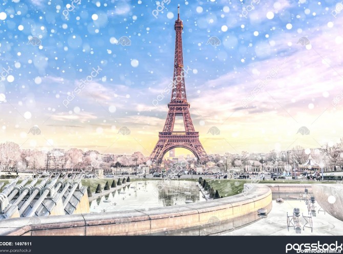 نمای برج ایفل در پاریس در زمان کریسمس فرانسه پیشینه سفر عاشقانه ...