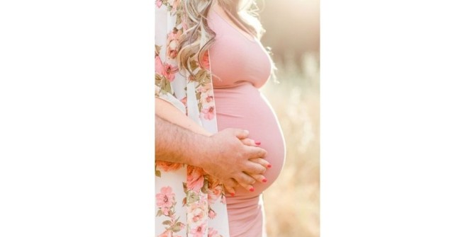 مدل عکس بارداری نمای نزدیک شکم