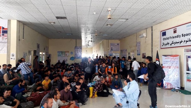 مهاجران افغان در حال خروج از ایران - تابناک | TABNAK