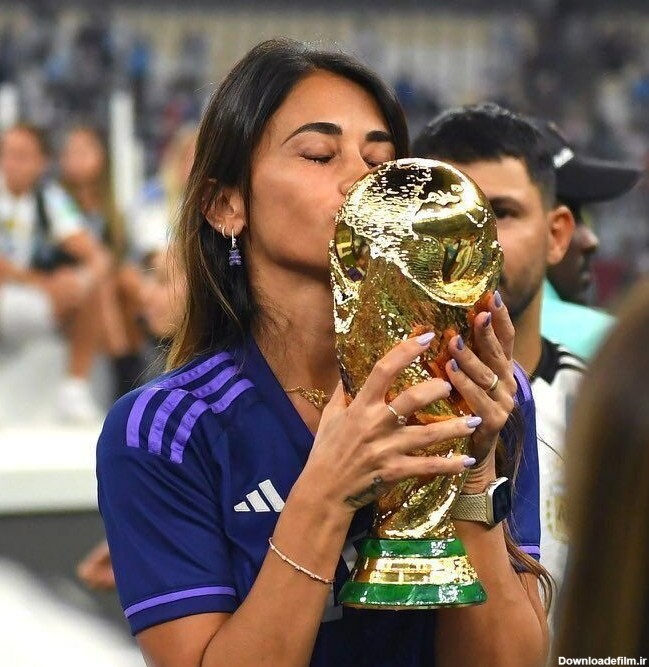 تصاویر | بوسه غیرقانونی همسر لیونل مسی به جام جهانی - همشهری آنلاین