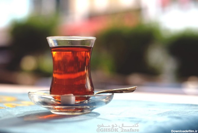 دو حبه بغض کنار دو چای سرد شده - عکس ویسگون