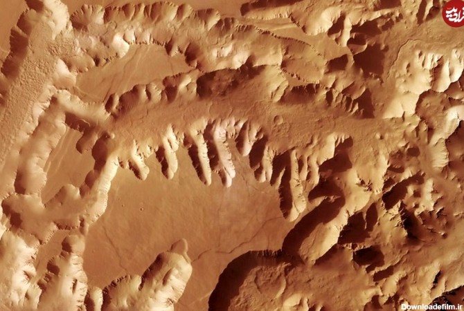عکس/ برترین عکس فضایی هفته؛ درّه‌های هزارتوی مریخ
