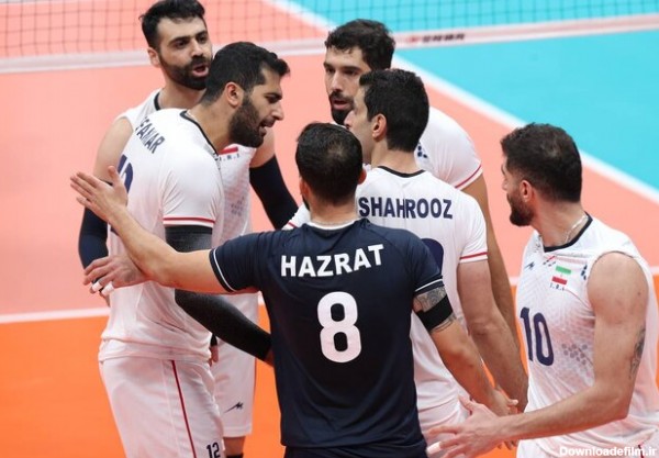 ببنید | جشن قهرمانی بازیکنان والیبال ایران پس از کسب مدال طلا