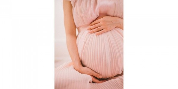 عکس زن حامله کلوزآپ شکم