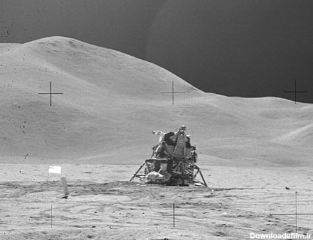 اگر سفر به ماه واقعی است، چرا تصاویر ارسال فضانوردان زمینه یکسان ...