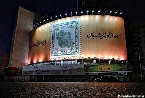 رونمایی از دیوارنگاره جدید میدان ولیعصر(عج) برای «ایران»/دور از تو اندیشه بدان