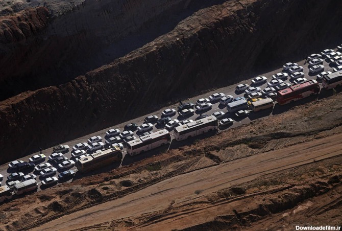 تصاویر ترافیک ۸۰ کیلومتری زائران اربعین در مرز مهران