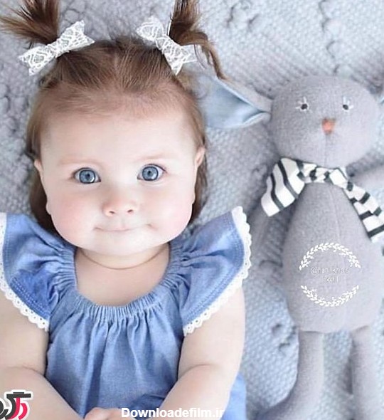 عکس دختر نوزاد چشم رنگی