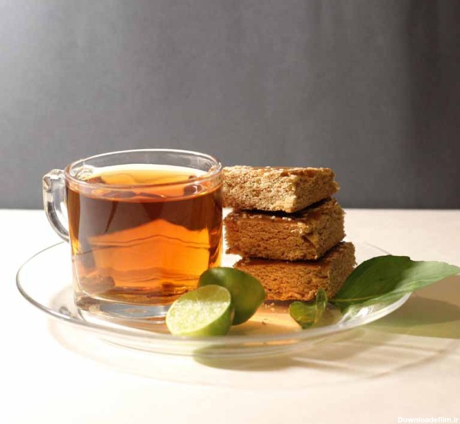 تصویر فنجان شیشه ای چای با کیک | تیک طرح مرجع گرافیک ایران