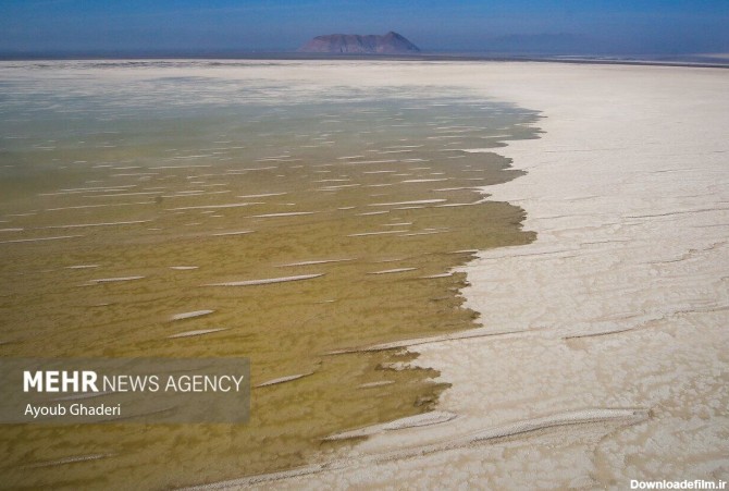 تصاویر عجیب از دریاچه ارومیه/ عکس