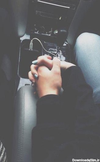 عکس دست عاشقانه داخل ماشین