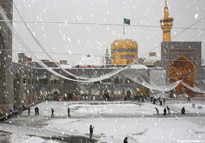 بارش برف، گنبد طلایی امام رئوف (ع) را سپید کرد + تصاویر
