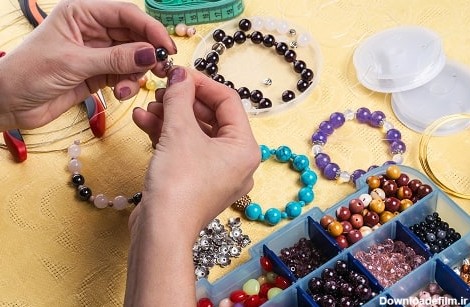 produce-bead-bracelet دستبند مهره ای : تصاویر ۶۰ مدل دستبند مهره ای دست ساز + آموزش ساخت
