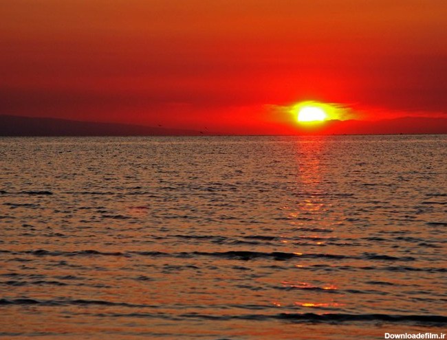 لحظه زیبای غروب آفتاب در دریای خزر+عکس