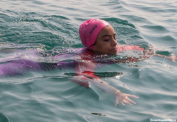 فرارو | (تصاویر) رکوردشکنی دخترایرانی در دریای خزر