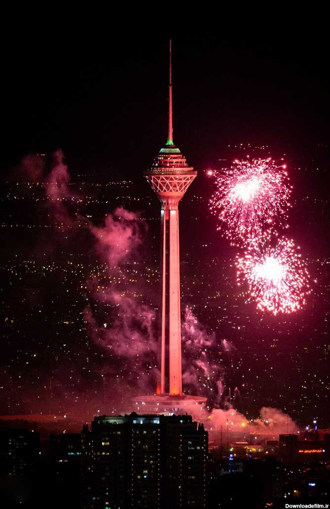 شب زیبا در برج میلاد به مناسبت سالگرد انقلاب اسلامی + عکس