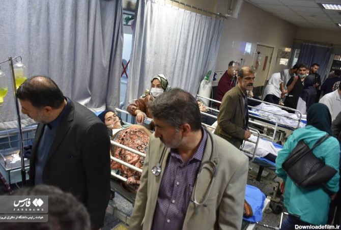 عیادت رئیس دانشگاه علوم پزشکی تبریز از دانش آموزان بستری در بیمارستان سینا تبریز