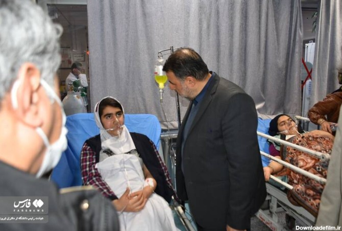 عیادت رئیس دانشگاه علوم پزشکی تبریز از دانش آموزان بستری در بیمارستان سینا تبریز